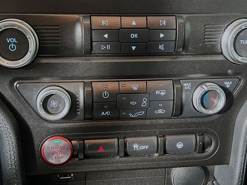 Used 2021 Ford Mustang Coupe image 26