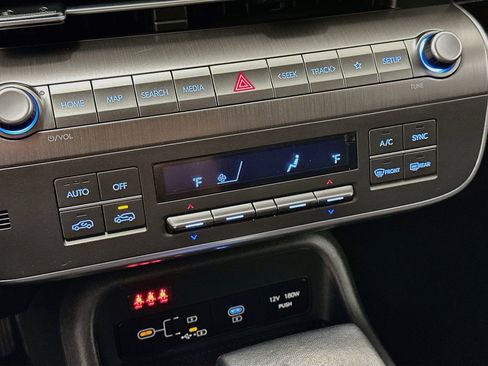 Used 2025 Hyundai Kona SEL AWD/4WD image 24