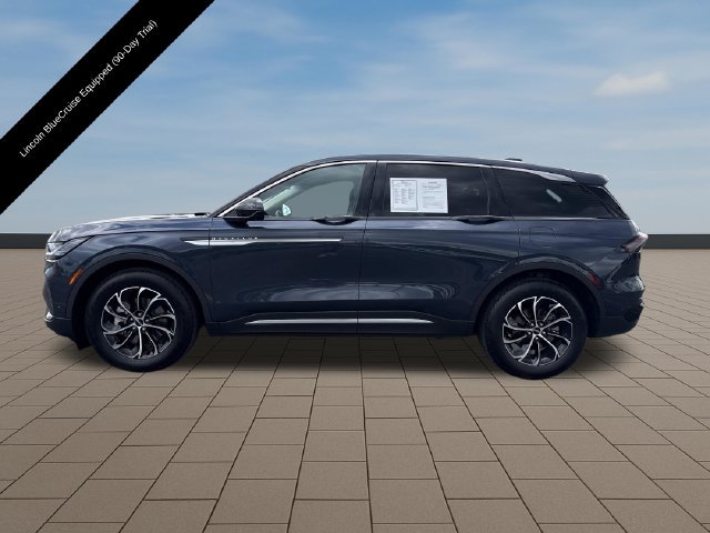 Certified 2024 Lincoln Nautilus Premier AWD/4WD image 3