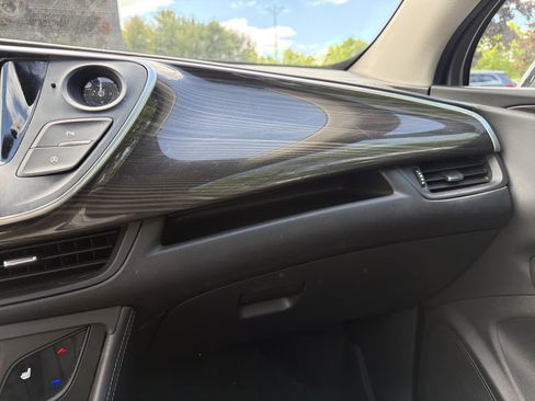 Used 2019 Buick Envision Essence AWD/4WD image 21