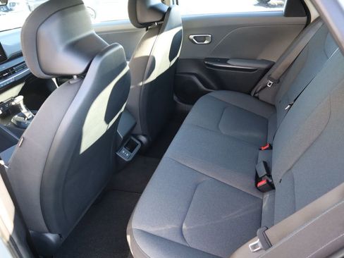 New 2025 Kia K4 LXS image 15