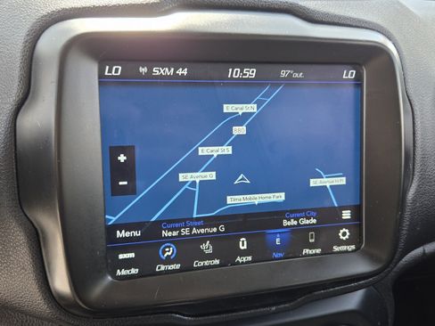 Used 2022 Jeep Renegade Latitude AWD/4WD image 25