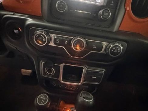 Used 2018 Jeep Wrangler Unlimited Sport AWD/4WD image 18