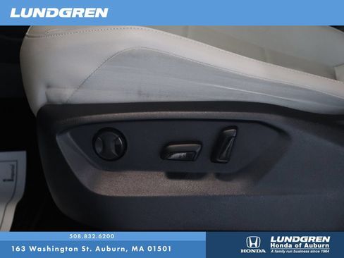 Used 2021 Volkswagen Tiguan SE AWD/4WD image 12