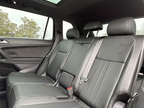 Used 2024 Volkswagen Tiguan SE R-Line image 14