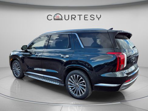 Certified 2024 Hyundai Palisade Calligraphy AWD/4WD image 3