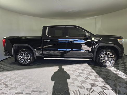 Used 2025 GMC Sierra 1500 Denali w/ Denali Reserve Package image 8