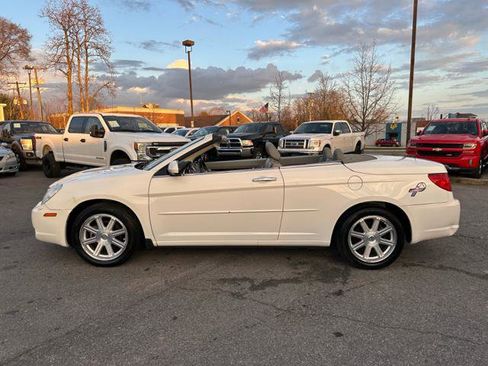 Used 2008 Chrysler Sebring Limited image 9