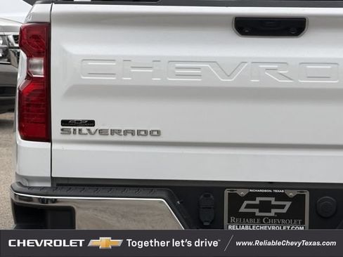 Used 2023 Chevrolet Silverado 1500 LT w/ Work Truck Package AWD/4WD image 7