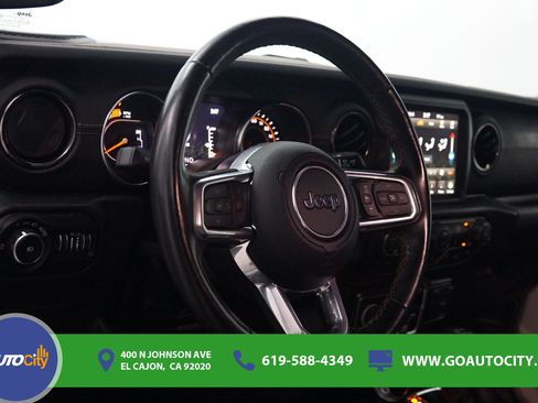 Used 2022 Jeep Wrangler Unlimited Sahara AWD/4WD image 17