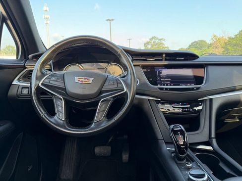 Used 2022 Cadillac XT5 Premium Luxury FWD image 18