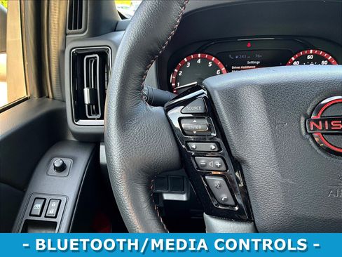 Used 2026 Nissan Frontier PRO-4X AWD/4WD image 12