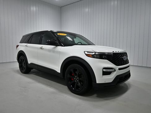 Used 2021 Ford Explorer ST w/ ST Street Pack AWD/4WD image 3