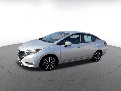 Used 2025 Nissan Versa SV FWD image 8