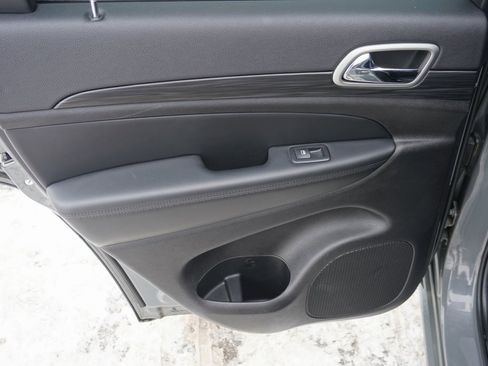 Used 2022 Jeep Grand Cherokee Laredo X image 31