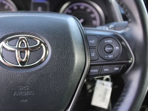 Used 2024 Toyota Camry SE image 17