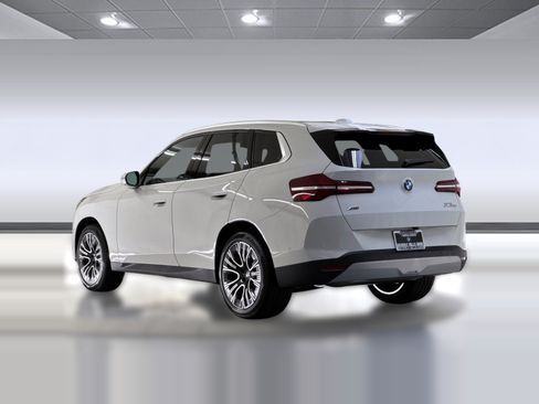 Used 2026 BMW X3 xDrive30i w/ Premium Package AWD/4WD image 3