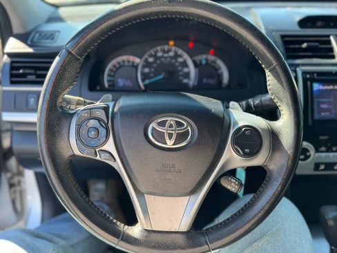 Used 2013 Toyota Camry SE FWD image 13
