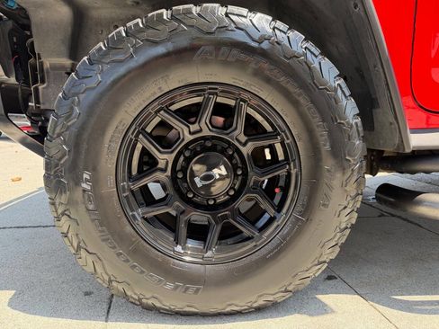 Used 2005 HUMMER H2 image 22