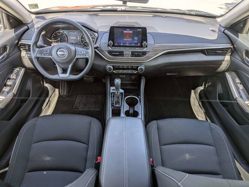 Used 2023 Nissan Altima 2.5 SV FWD image 18