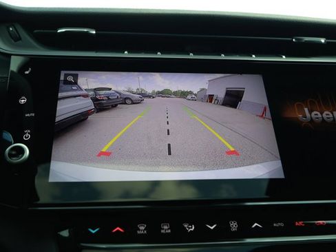New 2026 Jeep Grand Cherokee L Limited RWD image 18