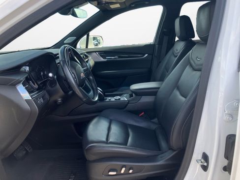 Used 2020 Cadillac XT6 Premium Luxury FWD image 11
