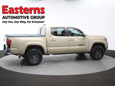 Used 2018 Toyota Tacoma SR5 AWD/4WD image 41