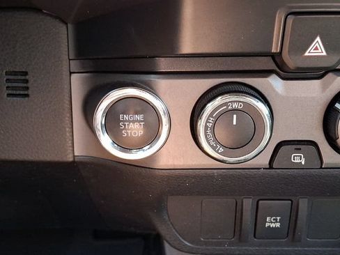 Certified 2020 Toyota Tacoma TRD Sport AWD/4WD image 22