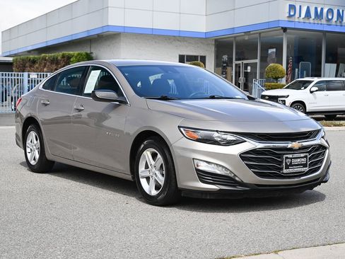 Used 2024 Chevrolet Malibu LT FWD image 1