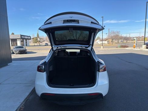 Used 2020 Tesla Model Y Performance image 7