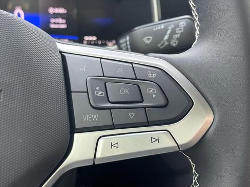 New 2026 Volkswagen Taos SE image 8