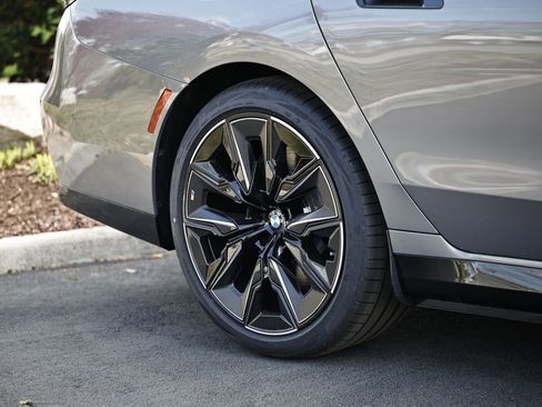 New 2026 BMW i7 eDrive50 w/ M Sport Package image 6