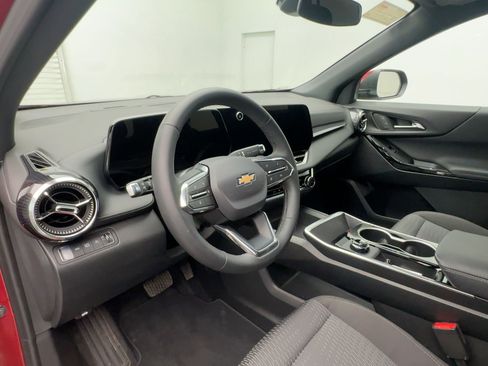 New 2026 Chevrolet Equinox LT image 4