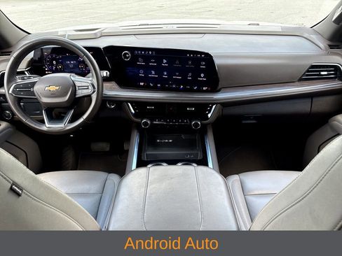 Used 2025 Chevrolet Suburban LT RWD image 4