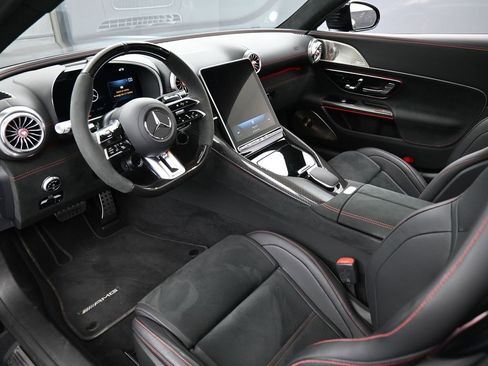 Used 2025 Mercedes-Benz AMG GT 63 image 4