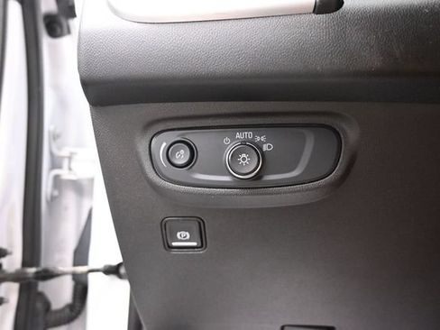 Used 2024 GMC Terrain SLE FWD image 13