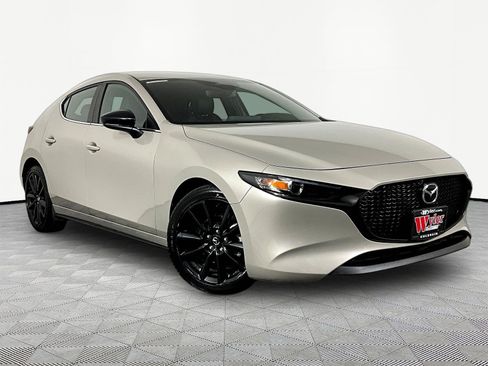 Used 2024 MAZDA MAZDA3 s FWD image 3