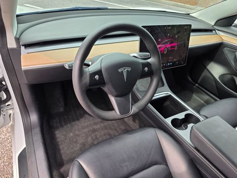 Used 2022 Tesla Model 3 Standard Range RWD image 16