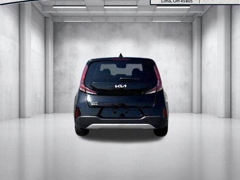 Used 2025 Kia Soul LX w/ LX Technology Package FWD image 16