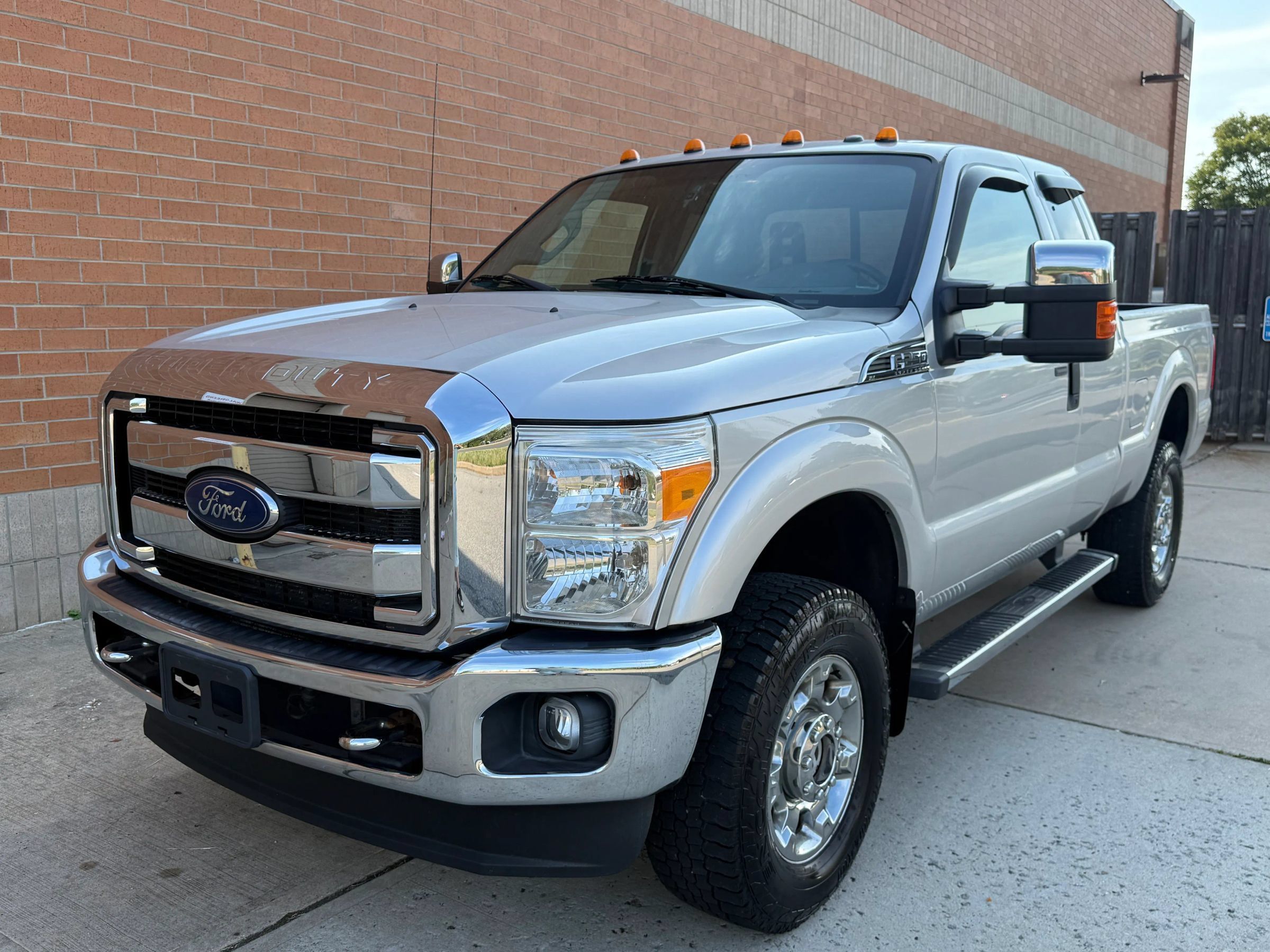 Used 2016 Ford F250 XLT w/ XLT Premium Package AWD/4WD image 3