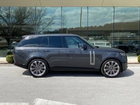 Used 2025 Land Rover Range Rover SE AWD/4WD image 5
