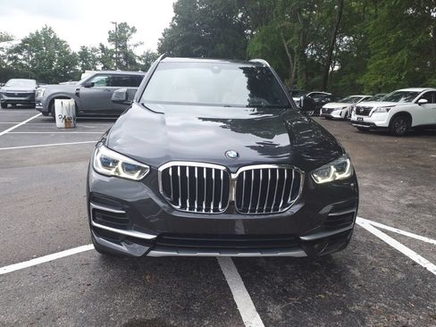 Used 2022 BMW X5 xDrive40i w/ Executive Package AWD/4WD image 2