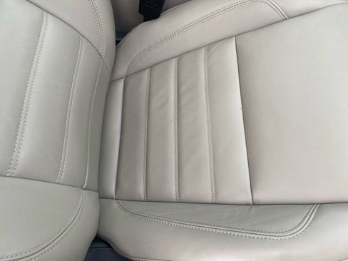 Used 2019 Ford Escape Titanium image 32