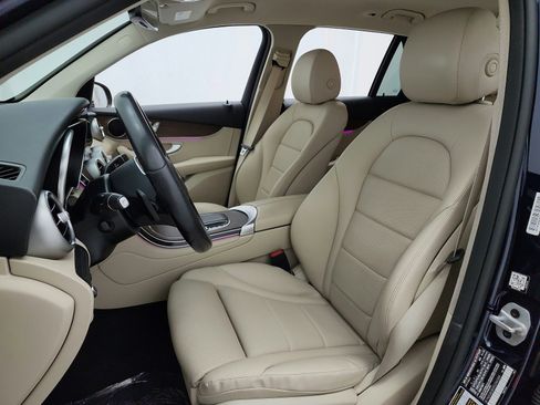 Used 2022 Mercedes-Benz GLC 300 image 13