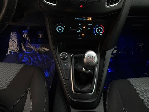 Used 2017 Ford Focus ST image 24