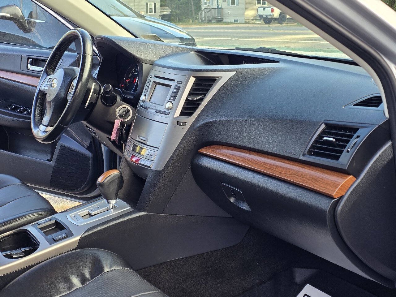 Used 2014 Subaru Outback 2.5i Limited w/ Moonroof Package AWD/4WD image 17