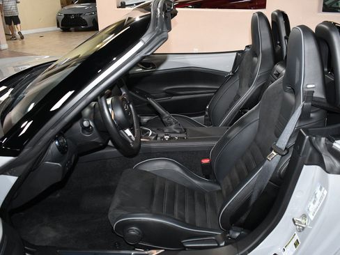 Used 2025 MAZDA MX-5 Miata Club w/ Brembo/BBS Recaro Package RWD image 49