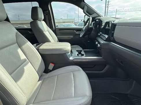 Certified 2025 GMC Sierra 2500 SLT w/ SLT Premium Package image 14