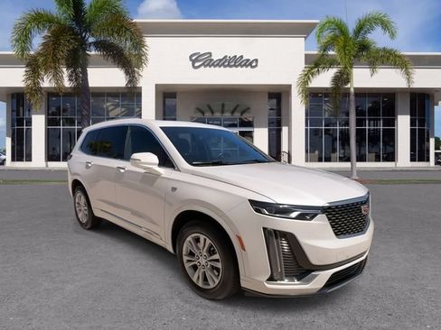 Certified 2023 Cadillac XT6 Luxury FWD image 2