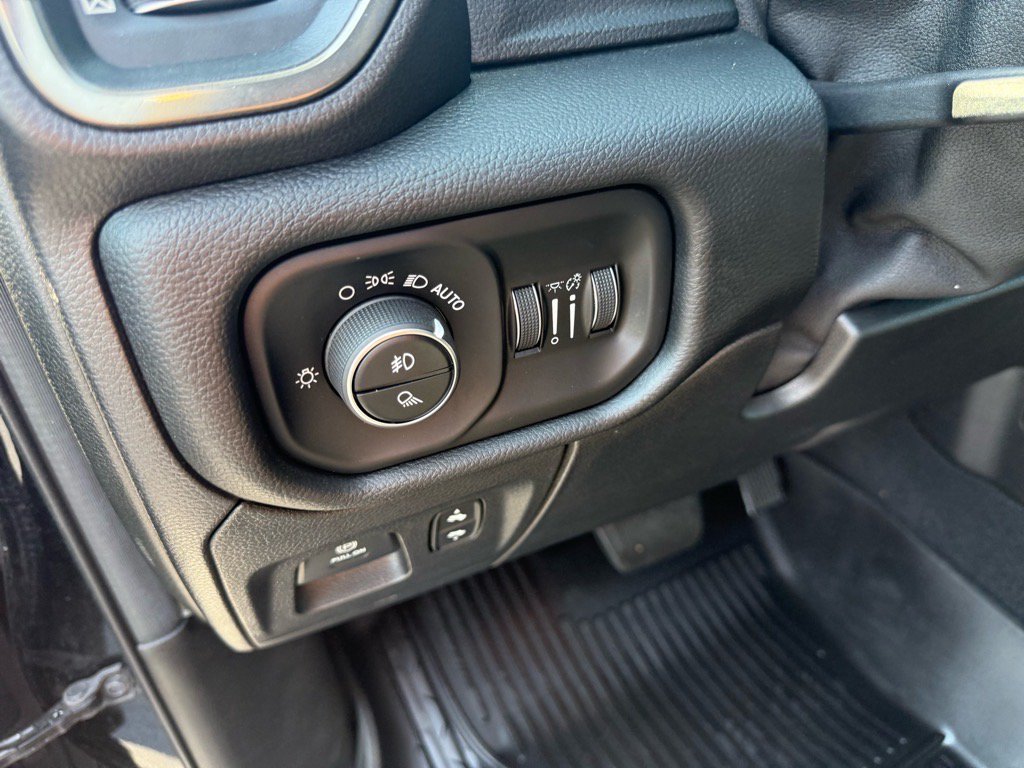 Used 2019 RAM 1500 Sport w/ Level 2 Equipment Group AWD/4WD image 18